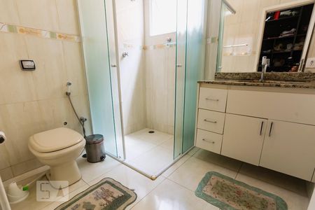 Casa à venda com 180m², 3 quartos e 6 vagas Casa à venda com 180m², 3 quartos e 6 vagasBanheiro Suíte 1