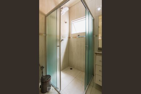 Casa à venda com 180m², 3 quartos e 6 vagas Casa à venda com 180m², 3 quartos e 6 vagasBanheiro Suíte 1