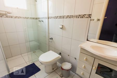 Casa à venda com 180m², 3 quartos e 6 vagas Casa à venda com 180m², 3 quartos e 6 vagasBanheiro Suíte 2