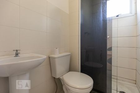 Banheiro de apartamento para alugar com 2 quartos, 45m² em Vila Anastácio, São Paulo