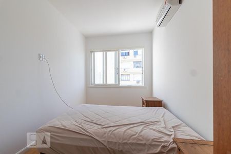 Dormitório 2 de apartamento para alugar com 2 quartos, 83m² em Auxiliadora, Porto Alegre