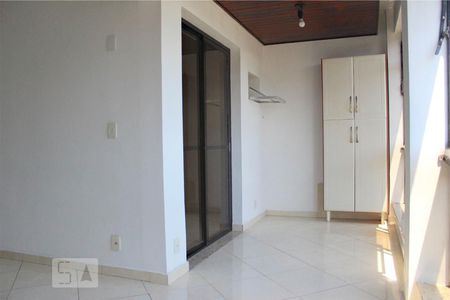 Sala de apartamento para alugar com 1 quarto, 58m² em Barra da Tijuca, Rio de Janeiro