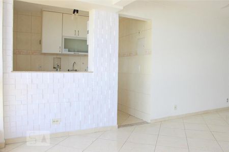 Sala de apartamento para alugar com 1 quarto, 58m² em Barra da Tijuca, Rio de Janeiro