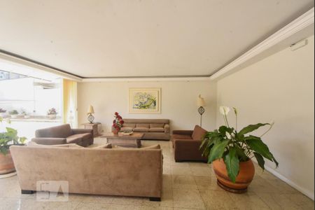 Hall de apartamento para alugar com 3 quartos, 100m² em Jardim das Acácias, São Paulo