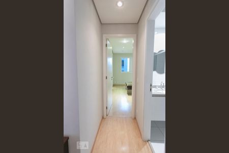 Corredor de apartamento para alugar com 2 quartos, 68m² em Vila Olímpia, São Paulo