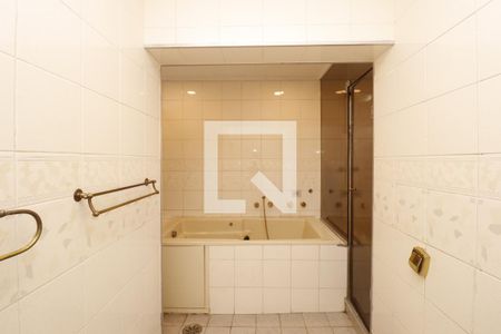 Casa à venda com 320m², 4 quartos e 2 vagasBanheiro da Suíte