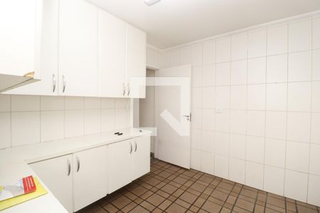 Casa à venda com 320m², 4 quartos e 2 vagasCozinha