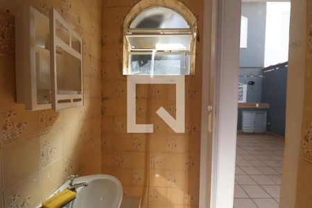 Casa à venda com 320m², 4 quartos e 2 vagasBanheiro de serviço