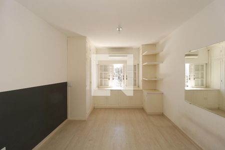 Casa à venda com 320m², 4 quartos e 2 vagasQuarto 3 - Suíte