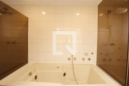 Casa à venda com 320m², 4 quartos e 2 vagasBanheiro da Suíte