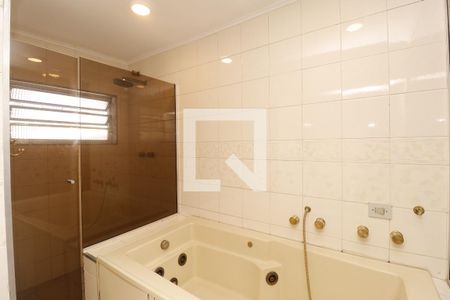 Casa à venda com 320m², 4 quartos e 2 vagasBanheiro da Suíte