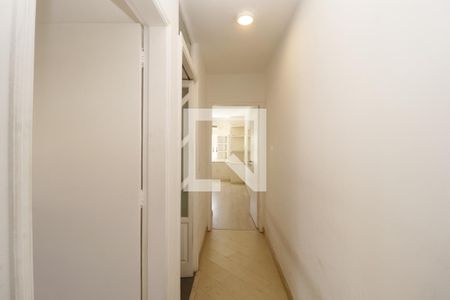 Casa à venda com 320m², 4 quartos e 2 vagasCorredor