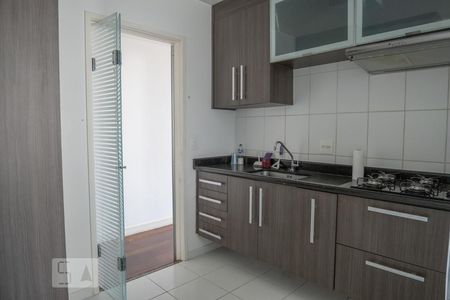 Cozinha de apartamento para alugar com 1 quarto, 68m² em Piqueri, São Paulo