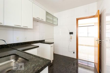 Cozinha de apartamento à venda com 3 quartos, 90m² em Castelo, Belo Horizonte