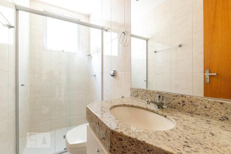 Banheiro de apartamento à venda com 3 quartos, 90m² em Castelo, Belo Horizonte