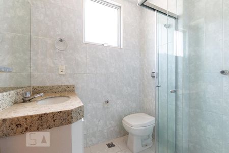 Banheiro de apartamento à venda com 3 quartos, 90m² em Castelo, Belo Horizonte