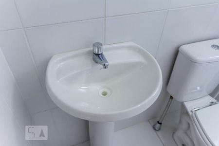 Banheiro de apartamento para alugar com 2 quartos, 45m² em Centro, Diadema