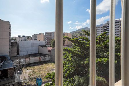 Apartamento à venda com 75m², 2 quartos e 1 vagaVista