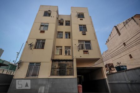 Apartamento à venda com 75m², 2 quartos e 1 vagaFachada