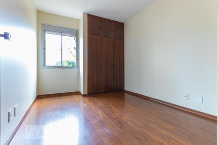 Quarto da suíte de apartamento à venda com 2 quartos, 90m² em Vila Itapura, Campinas