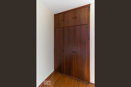 Apartamento à venda com 90m², 2 quartos e 1 vagaQuarto - Armários