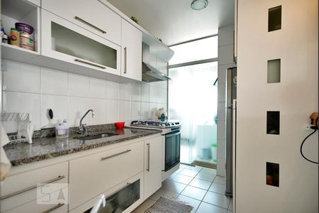 Apartamento para alugar com 74m², 3 quartos e 2 vagasCozinha