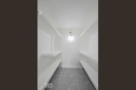 Apartamento para alugar com 100m², 2 quartos e 1 vagaSuíte 01 - Closet