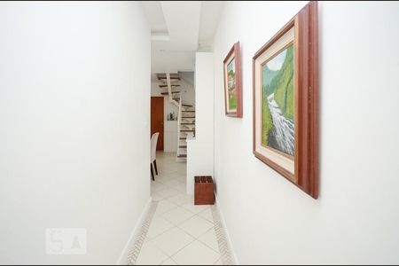 Corredor de apartamento à venda com 4 quartos, 140m² em Icaraí, Niterói