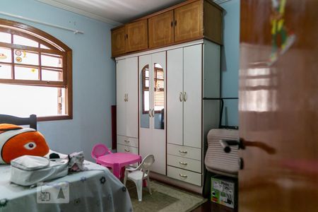 Casa de condomínio à venda com 220m², 3 quartos e 2 vagasQuarto