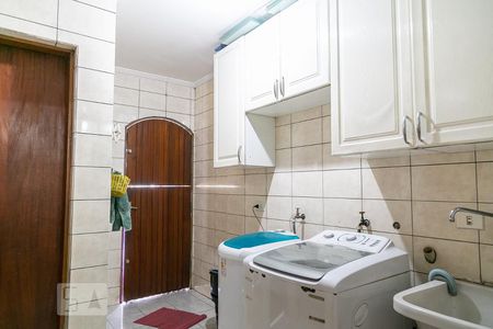 Casa de condomínio à venda com 220m², 3 quartos e 2 vagasÁrea de serviço