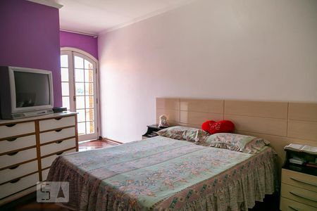 Casa de condomínio à venda com 220m², 3 quartos e 2 vagasQuarto