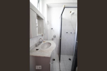 Apartamento à venda com 68m², 2 quartos e sem vaga Apartamento à venda com 68m², 2 quartos e sem vagaBanheiro