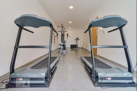 Studio para alugar com 32m², 1 quarto e 1 vaga Studio para alugar com 32m², 1 quarto e 1 vagaAcademia