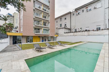 Studio para alugar com 32m², 1 quarto e 1 vaga Studio para alugar com 32m², 1 quarto e 1 vagaPiscina
