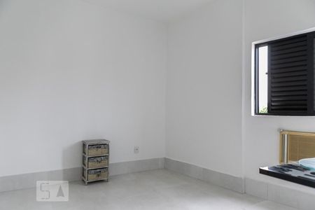 Quarto de apartamento para alugar com 1 quarto, 55m² em Encruzilhada, Santos