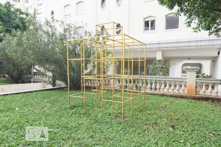 Apartamento à venda com 45m², 1 quarto e 1 vaga Apartamento à venda com 45m², 1 quarto e 1 vagaÁrea Comum - Playground