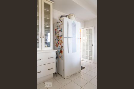 Casa à venda com 550m², 4 quartos e 4 vagas Casa à venda com 550m², 4 quartos e 4 vagasCozinha