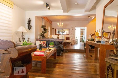 Sala de casa para alugar com 4 quartos, 550m² em Chácara das Pedras, Porto Alegre