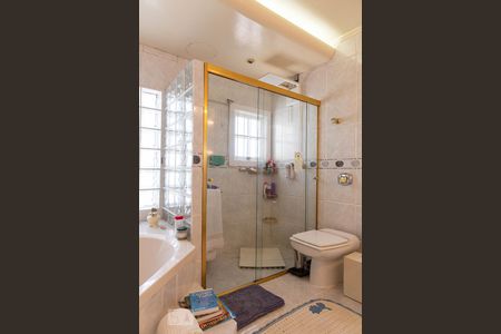 Casa à venda com 550m², 4 quartos e 4 vagas Casa à venda com 550m², 4 quartos e 4 vagasBanheiro da Suíte