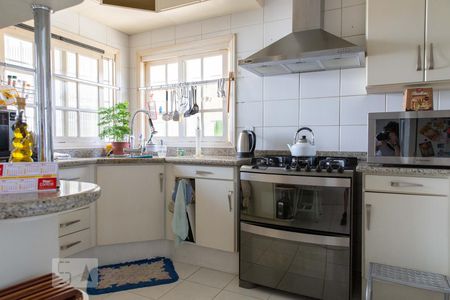 Casa à venda com 550m², 4 quartos e 4 vagas Casa à venda com 550m², 4 quartos e 4 vagasCozinha