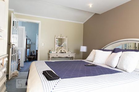 Casa à venda com 550m², 4 quartos e 4 vagas Casa à venda com 550m², 4 quartos e 4 vagasSuíte