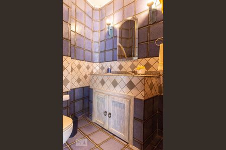 Casa à venda com 550m², 4 quartos e 4 vagas Casa à venda com 550m², 4 quartos e 4 vagasBanheiro de Serviço