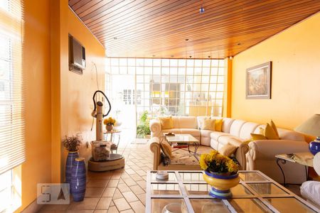 Casa à venda com 550m², 4 quartos e 4 vagas Casa à venda com 550m², 4 quartos e 4 vagasSala 3