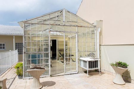 Casa à venda com 550m², 4 quartos e 4 vagas Casa à venda com 550m², 4 quartos e 4 vagasAcademia