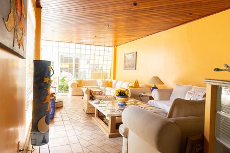 Sala 3 de casa para alugar com 4 quartos, 550m² em Chácara das Pedras, Porto Alegre