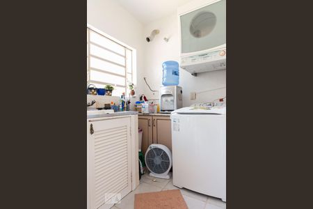 Casa à venda com 550m², 4 quartos e 4 vagas Casa à venda com 550m², 4 quartos e 4 vagasÁrea de Serviço