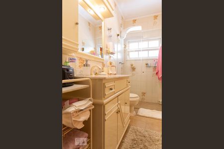 Casa à venda com 550m², 4 quartos e 4 vagas Casa à venda com 550m², 4 quartos e 4 vagasBanheiro 2