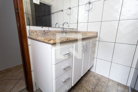 Apartamento para alugar com 83m², 2 quartos e sem vagaBanheiro