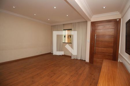 Casa à venda com 200m², 3 quartos e 4 vagasSala de TV