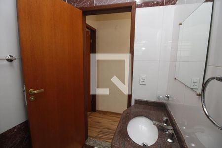 Casa à venda com 200m², 3 quartos e 4 vagasBanheiro Social